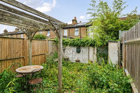 10 Acacia Road, Beckenham, BR3 4HU