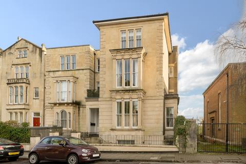 Flat 1, 44 Oakfield Road, Clifton, Bristol, BS8 2BG