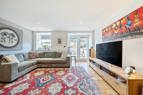 Flat 1, 44 Oakfield Road, Clifton, Bristol, BS8 2BG