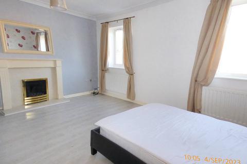 5 bedroom mews to rent, Godwin Way, Stoke-on-Trent ST4