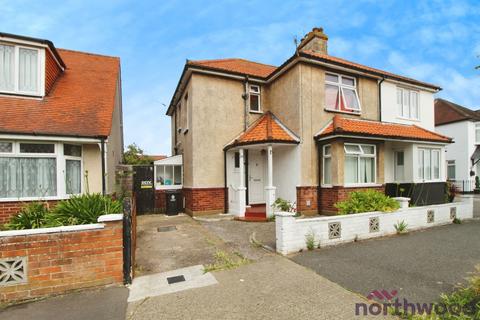 3 bedroom semi-detached house for sale, Kings Avenue, Holland on Sea CO15