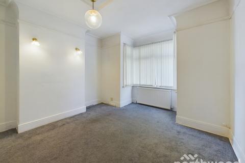 3 bedroom semi-detached house for sale, Kings Avenue, Holland on Sea CO15