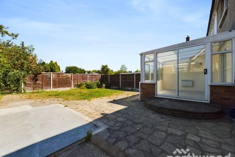 3 bedroom semi-detached house for sale, Kings Avenue, Holland on Sea CO15