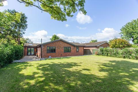 5 bedroom detached bungalow for sale, Popes Lane, Sturry, CT2