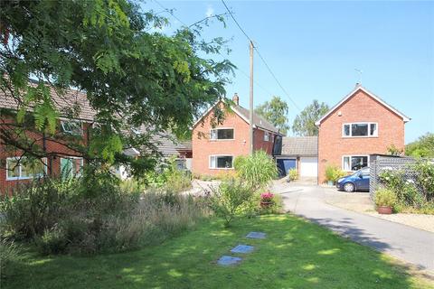 4 bedroom detached house for sale, Ferry Road, Surlingham, Norwich, Norfolk, NR14