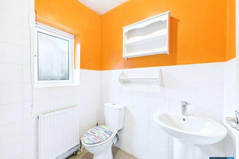 98 Dockin Hill Road, Doncaster, DN1 2QX