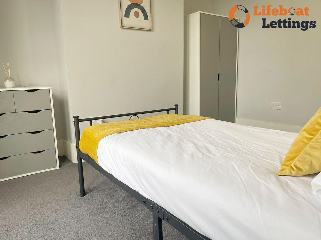 Bedroom 1b