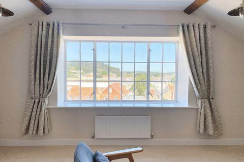 2 bedroom flat for sale, Bridport