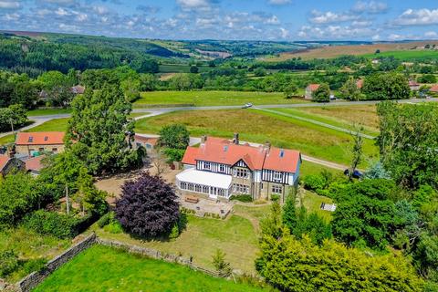 5 bedroom detached house for sale, The Common, Whitby, YO22