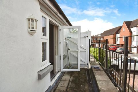 1 bedroom apartment for sale, Latimer Street, Romsey, Hampshire