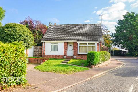 2 bedroom detached bungalow for sale, Hollybank, Witham