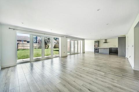 4 bedroom detached bungalow for sale, Tilehurst,  Berkshire,  RG31