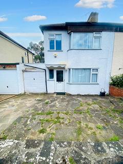 3 bedroom semi-detached house to rent, Lyndhurst Avenue, Pinner HA5