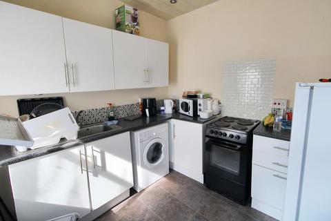 2 bedroom ground floor flat for sale, Byker Terrace, Walker, Newcastle upon Tyne, Tyne and Wear, NE6 3AE