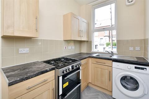 42 Ashton Mount, Leeds, LS8 5BT