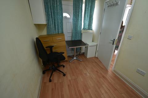 1 bedroom in a house share to rent, Wembley, HA9