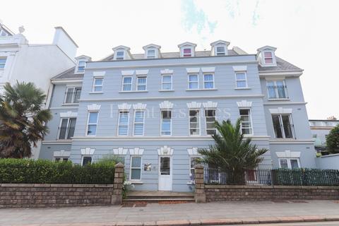 2 bedroom flat for sale, Rouge Bouillon, St. Helier, Jersey. JE2 3ZD