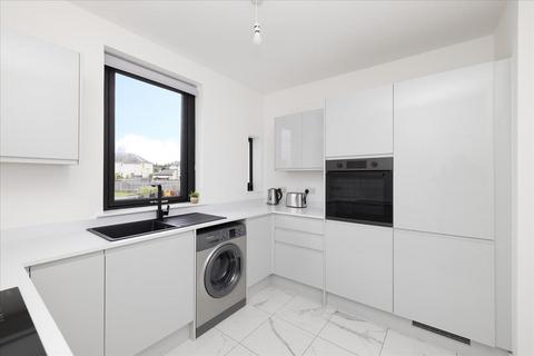 180 Birkenside, Gorebridge, EH23 4JL