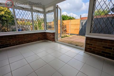 25 Cedar Road, Grays, RM16 4SX