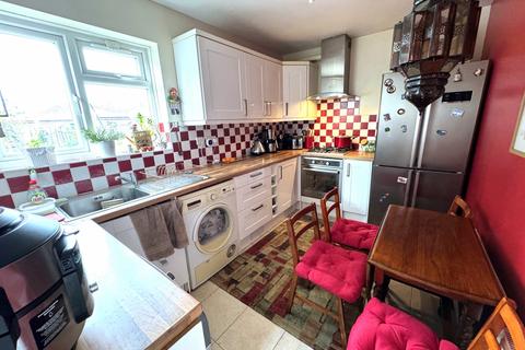 3 bedroom semi-detached house for sale, Whitethorn Avenue, West Drayton