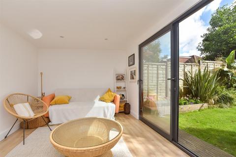 55 Eldon Road, Caterham, CR3 5JT