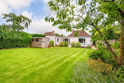 4 bedroom detached bungalow for sale, Highmoor Cross RG9