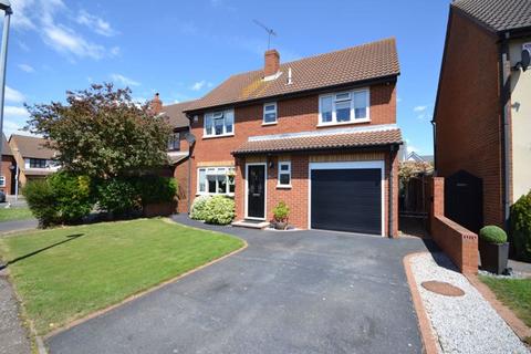 10 Cameron Close, Stanford-le-hope, SS17 8EY