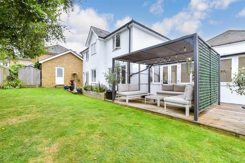 4 bedroom detached house for sale, Fennel Close, Maidstone, Kent