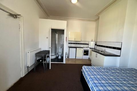 Studio to rent, Glencoe Road, Sheffield S2