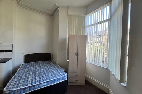 Studio to rent, Glencoe Road, Sheffield S2