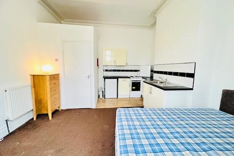 Studio to rent, Glencoe Road, Sheffield S2