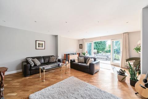 3 bedroom detached house for sale, Canons Hill, Coulsdon CR5