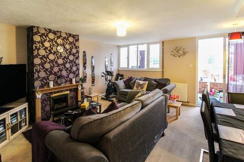 3 bedroom end of terrace house to rent, Grove Hill, Emmer Green, Reading, RG4