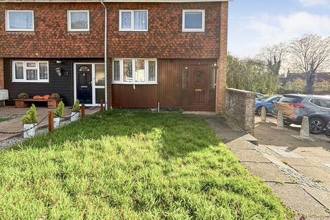 3 bedroom end of terrace house to rent, Grove Hill, Emmer Green, Reading, RG4