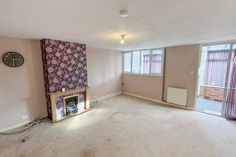 3 bedroom end of terrace house to rent, Grove Hill, Emmer Green, Reading, RG4