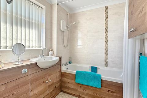 22 Reigate Avenue, Clacton-on-sea, CO16 8FB