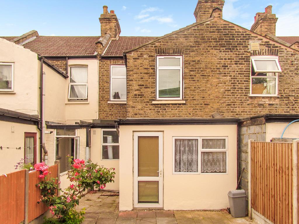Stratford, London, E15 3 bed terraced house to rent £2,500 pcm (£577 pw)