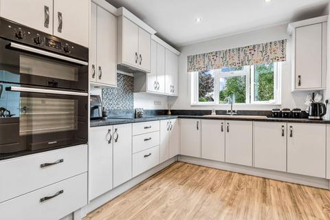 55 Avenue Road, Queniborough, Leicester, LE7 3FB