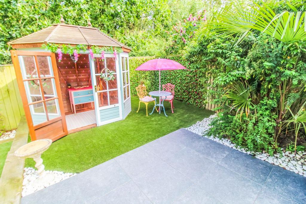 Rear Garden Pic 8.