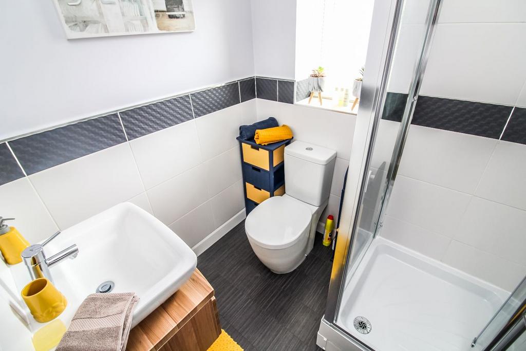 Bedroom Three En-suite.