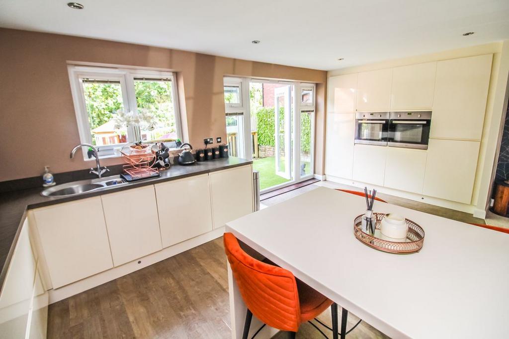 Kitchen Pic 3.