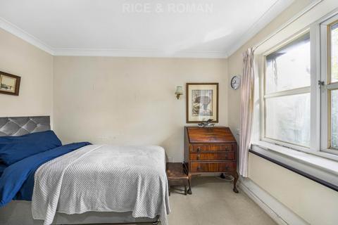 1 bedroom retirement property for sale, Monument Hill, Weybridge KT13