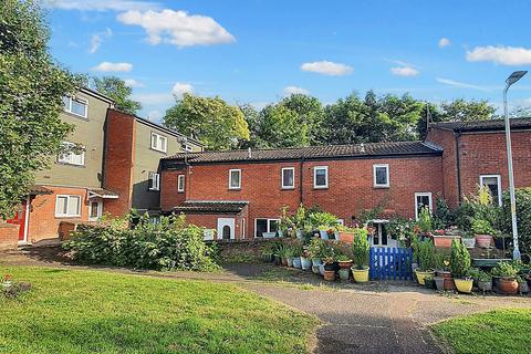 3 bedroom terraced house to rent, Myrtleside Close, Northwood HA6