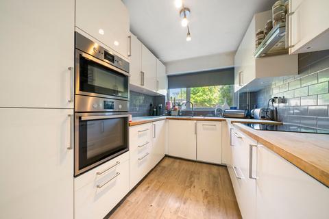 6 Kilnside, Claygate, Esher, KT10 0HS
