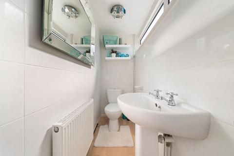 6 Kilnside, Claygate, Esher, KT10 0HS