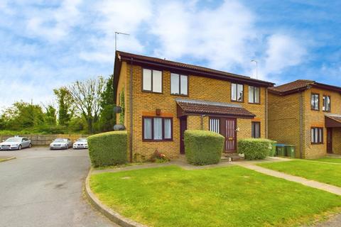 1 bedroom ground floor flat for sale, St. Johns Crescent, Horsham RH12