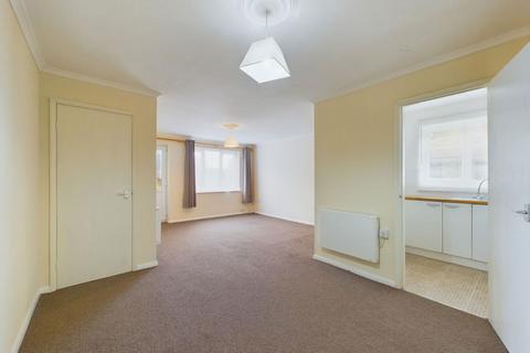 1 bedroom ground floor flat for sale, St. Johns Crescent, Horsham RH12