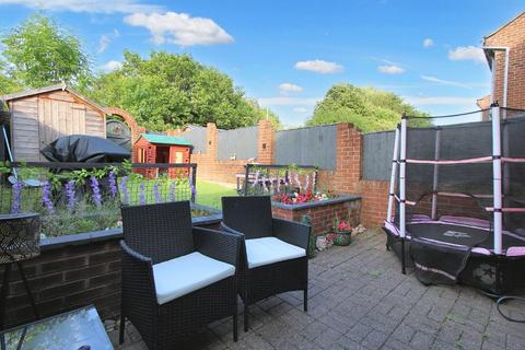 3 The Chesters, Westlea, Swindon, SN5 7DB