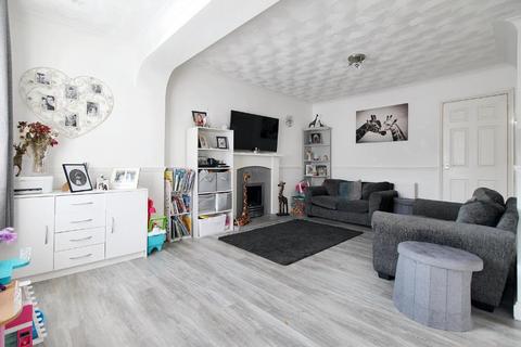 3 The Chesters, Westlea, Swindon, SN5 7DB