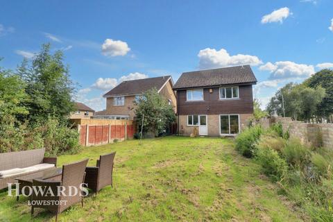 4 bedroom detached house for sale, Aldwyck Way, Lowestoft